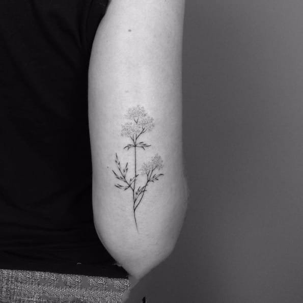 小清新纹身图案-黑灰素描点刺技巧描绘的创意文艺小清新小图案纹身图案
