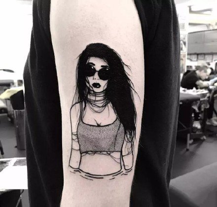 酷炫纹身图案-酷黑的人物风格纹身图片