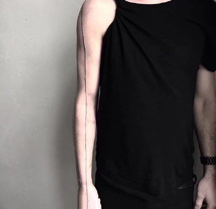 潮流纹身图案-创意感满满的线条纹身图片