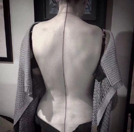 潮流纹身图案-创意感满满的线条纹身图片