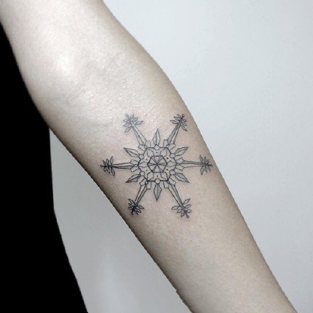 线条纹身图案-线条黑灰的水墨纹身图片