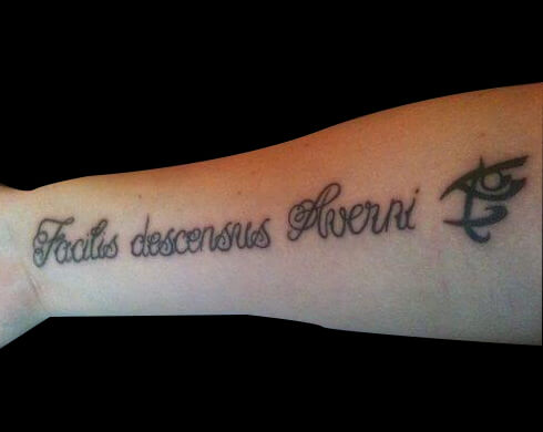 异域风格的拉丁文纹身图案-拉丁文纹身图片