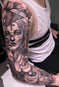 欧美花臂纹身_22张霸气黑灰欧美大黑花臂纹身图案作品图片