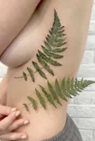 夏季女生比较喜欢的小清新花花草草植物纹身图案