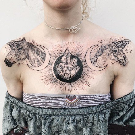 花胸纹身图案-9张好看的花胸纹身图片