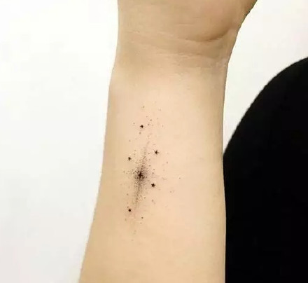 简约纹身图案-9张小清新的简约纹身图片