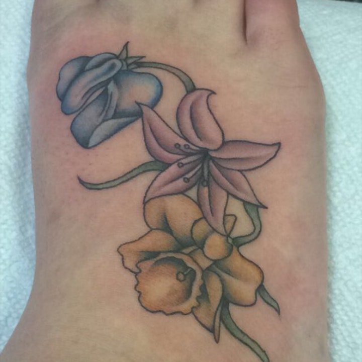 花朵纹身图案-20张身体各个部位传统彩绘纹身图案