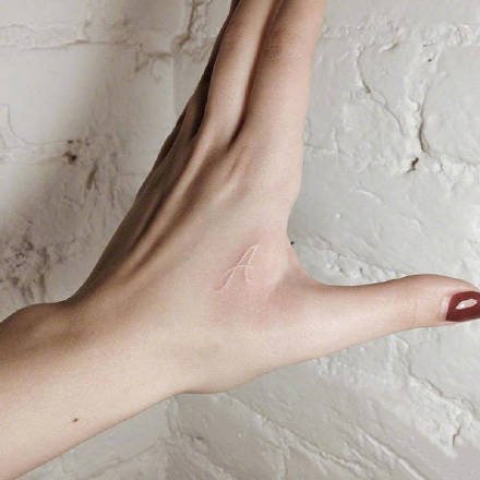 白色纹身图案-9张小清新的白色的纹身图片