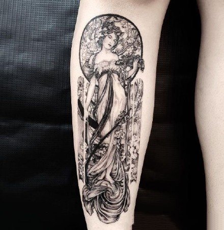 女人系列纹身图案-9张艺术价值很高的女人纹身图片