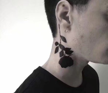 黑色玫瑰花纹身图案-9张黑色的玫瑰花纹身图片