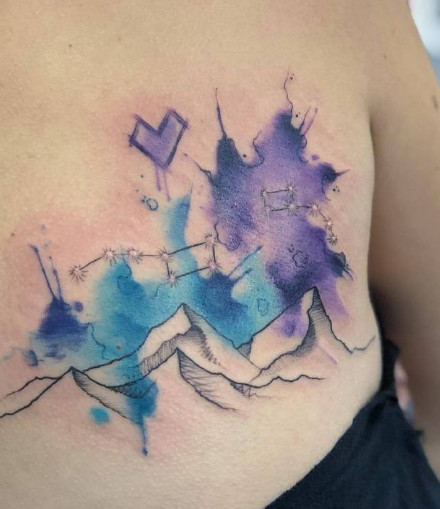 渐变色水彩纹身图案--9张漂亮的渐变色水彩纹身图片作品