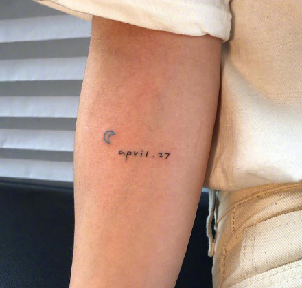 简约小清新的彩色小纹身图案欣赏