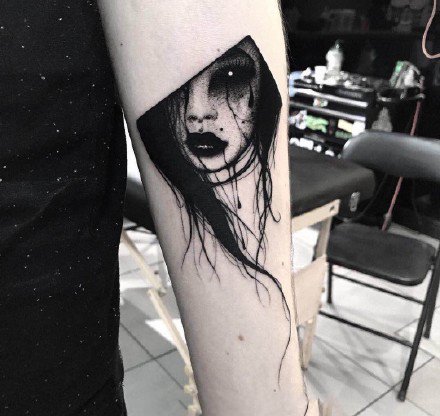 暗黑纹身图案--16张暗黑风格的手臂和腿部的纹身图案