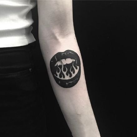 暗黑纹身图案--16张暗黑风格的手臂和腿部的纹身图案