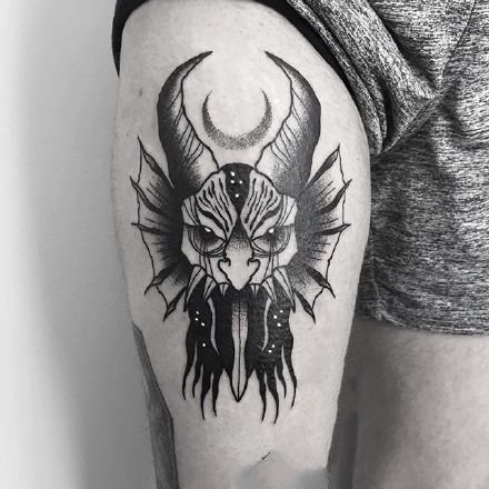 一组适合男性的暗黑风格纹身作品图案