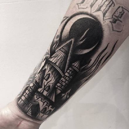 一组适合男性的暗黑风格纹身作品图案