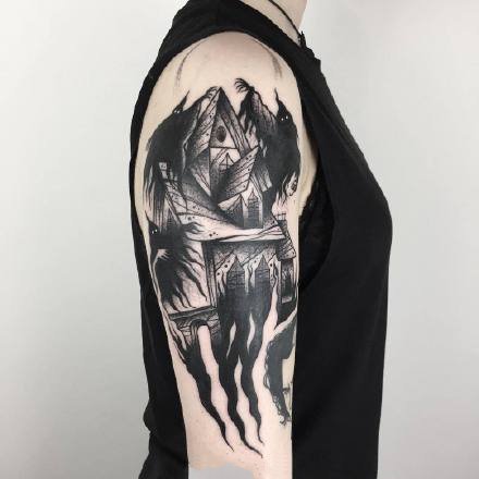 一组适合男性的暗黑风格纹身作品图案