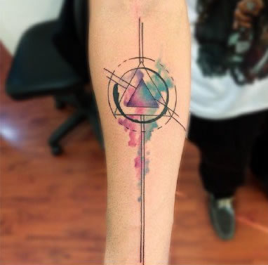 水彩三角形几何风格的纹身图案作品欣赏
