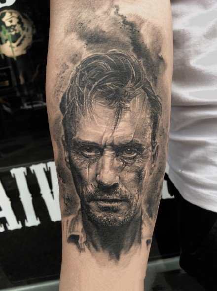 写实黑灰纹身--一组国内的写实黑灰纹身图案作品