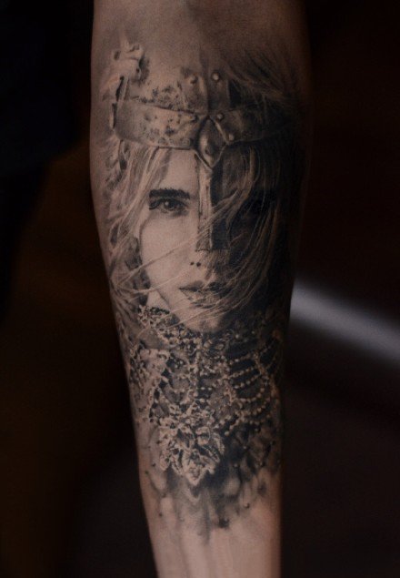 写实黑灰纹身--一组国内的写实黑灰纹身图案作品