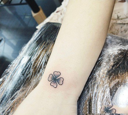 100元左右纹身价格的小清新纹身图案作品