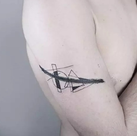 简约黑灰纹身--男女都适合的小清新简约黑灰线条纹身图案