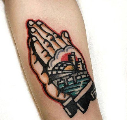 school风格的祈祷之手纹身图案作品