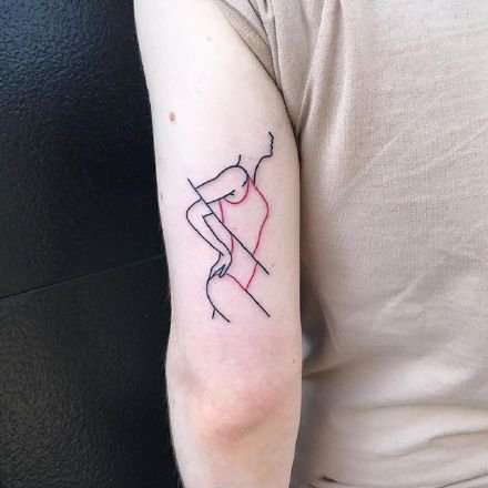 红黑色线条组成的创意纹身图案图片