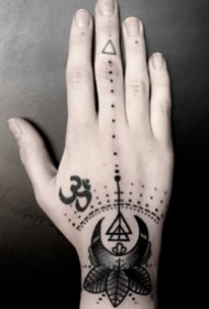 黑灰点刺小图案--8张点刺黑灰小图案欣赏