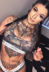 一组欧美大花胸纹身美女图片