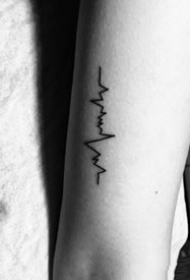 简单纹身--15张超简约的小纹身图案作品欣赏