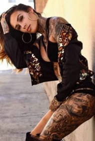 欧美性感女郎的纹身图片欣赏