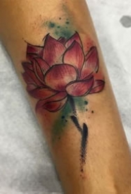 水彩风格的一组8张花卉纹身图案