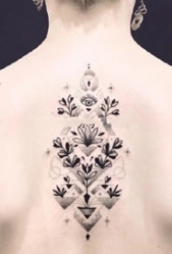 有点小清新感觉的各部位黑灰点刺纹身作品图片