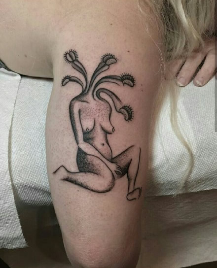 适合手臂和腿部的14张小黑灰点刺纹身图案