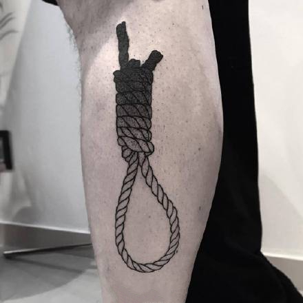 适合手臂和腿部的14张小黑灰点刺纹身图案