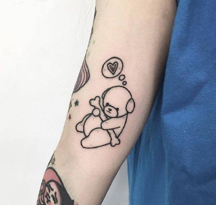 可爱纹身--一组手臂和腿部的黑色小可爱纹身图案