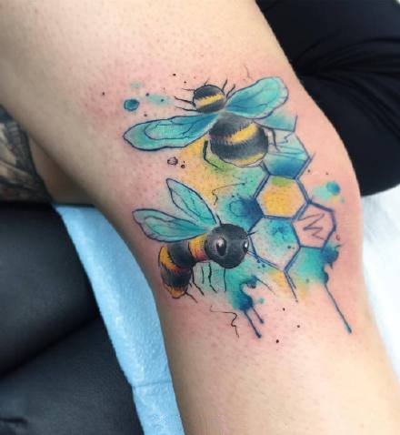 水彩卡通纹身--手臂和腿部色彩艳丽的水彩色卡通纹身图案