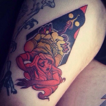 一组暗红色成人主题的裸女纹身图案欣赏