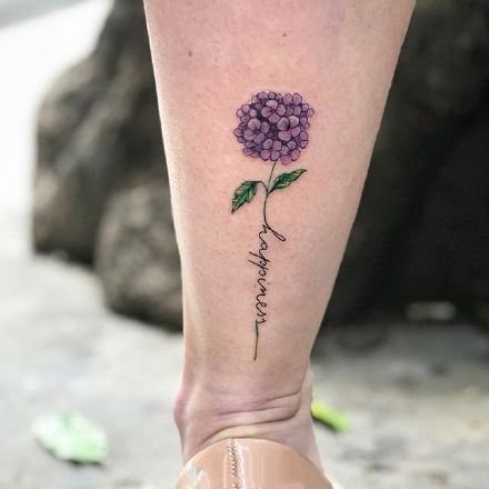 适合女生的13张小清新花朵唯美纹身图案作品