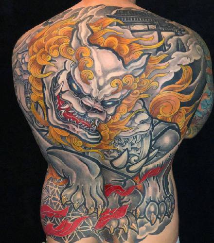 传统风格的一组男士大满背纹身图案