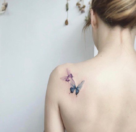 一组女生唯美小清新彩色花朵纹身图案作品