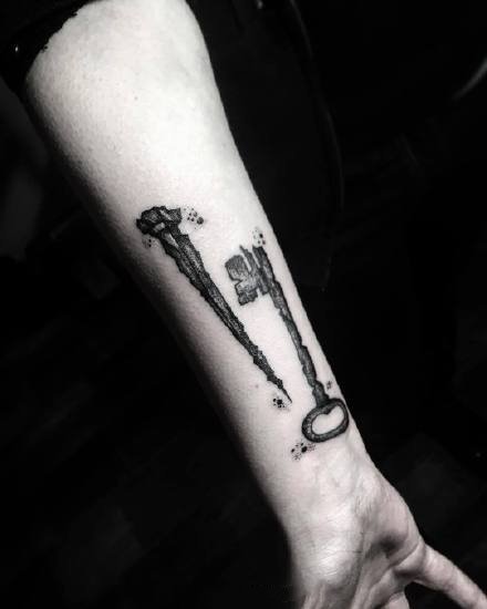 优秀的一组黑灰点刺纹身图案作品15张