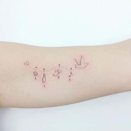 挂成串的创意小清新黑白纹身图案作品