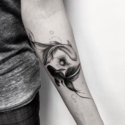 双鱼纹身--适合十二星座之双鱼座的双鱼纹身图案