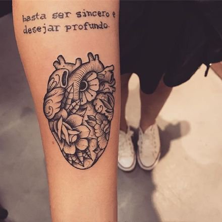 小手臂上的一组漂亮黑灰点刺纹身图案作品