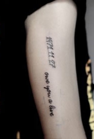 字母英文纹身--一组简单好看的英文字母纹身图案作品