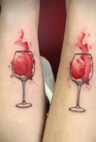创意红酒杯的一组酒杯纹身图案欣赏缩略频道推荐图