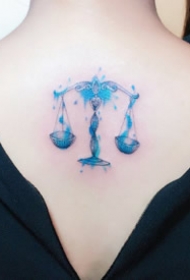 女孩专属的9张小清新唯美彩色纹身图案