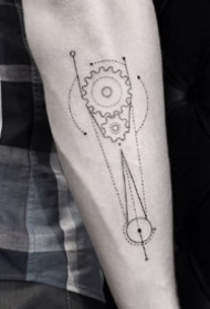 伊斯坦布尔美女纹身师 Bicem Sinik 几何图案纹身缩略频道推荐图